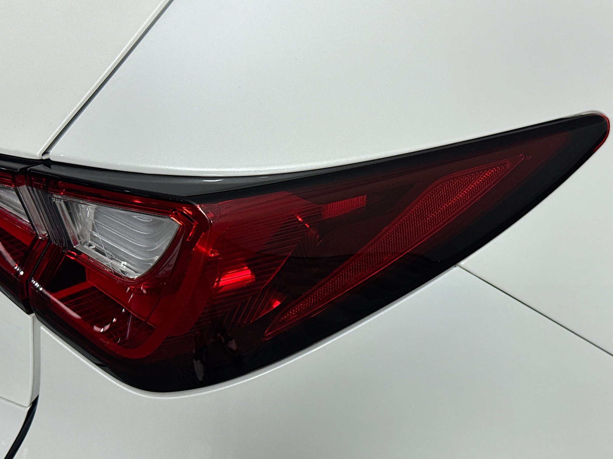 Used 2022 Acura MDX w/ Advance Package AWD/4WD image 32