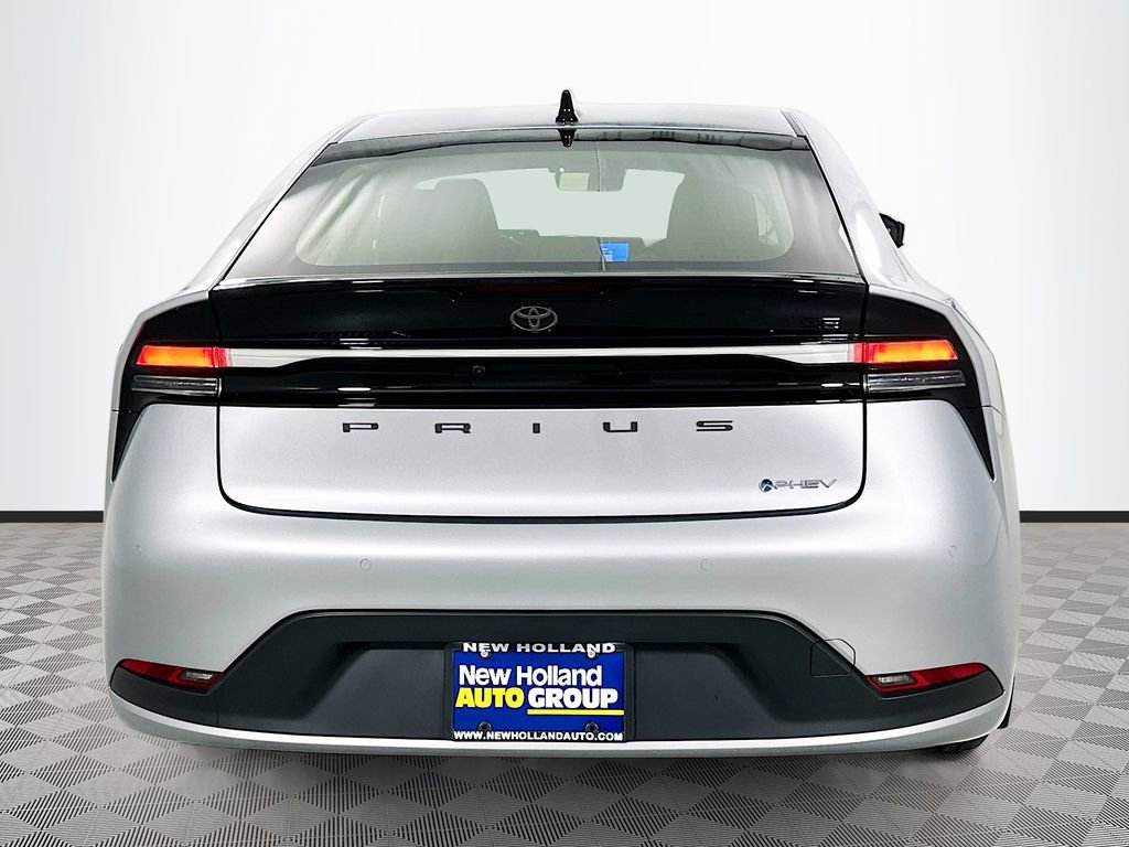 New 2026 Toyota Prius Plug-In Hybrid FWD image 5