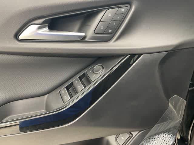 New 2027 Chevrolet Equinox RS w/ Convenience Package III AWD/4WD image 11