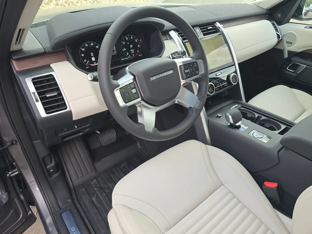 New 2026 Land Rover Discovery S AWD/4WD image 37