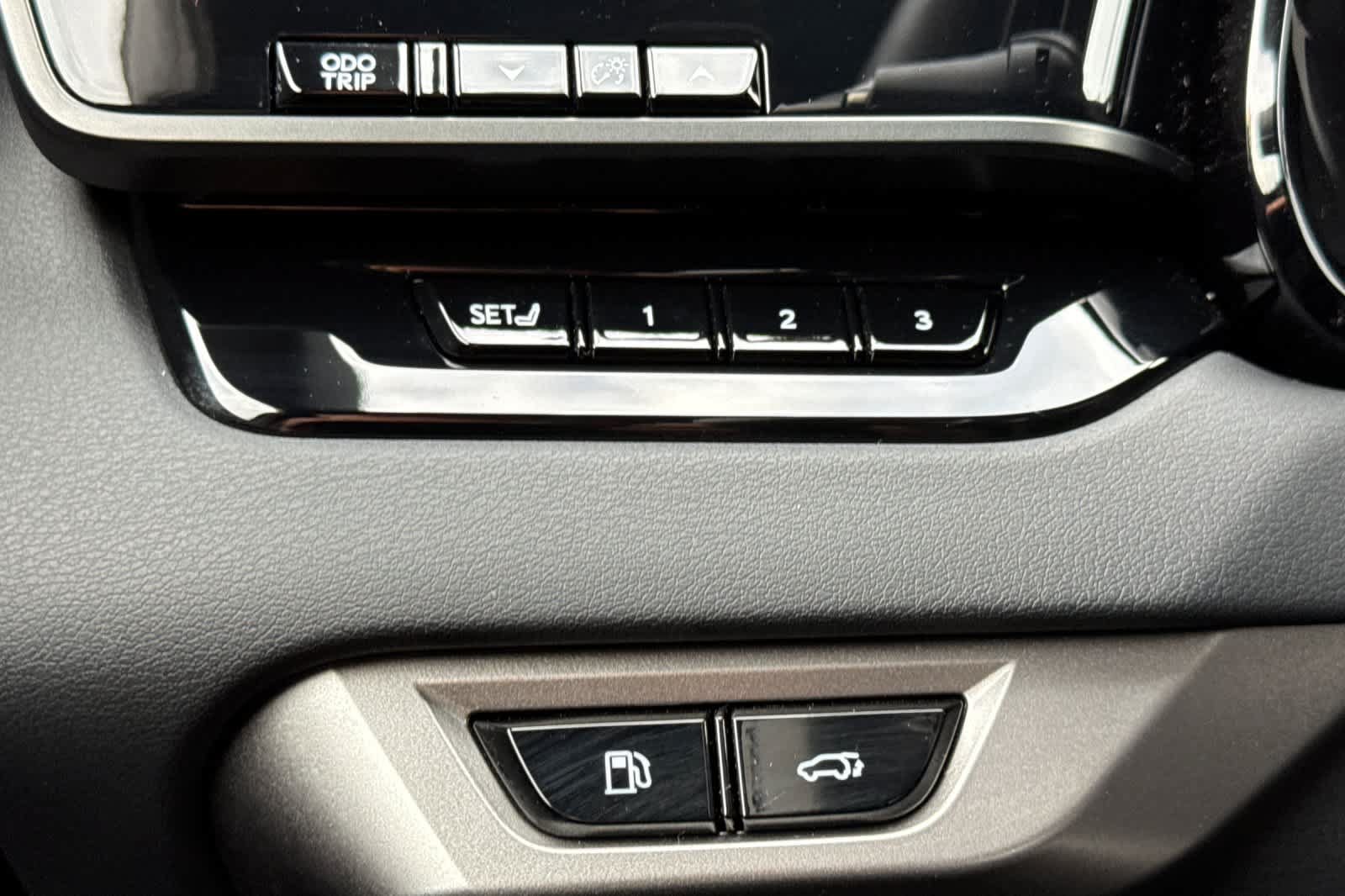 Certified 2025 Lexus RX 450h AWD w/ Luxury Package image 31
