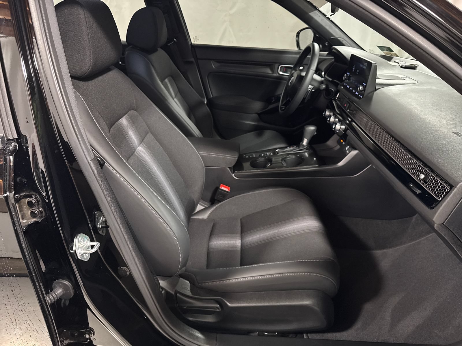 Used 2024 Honda Civic Sport image 25