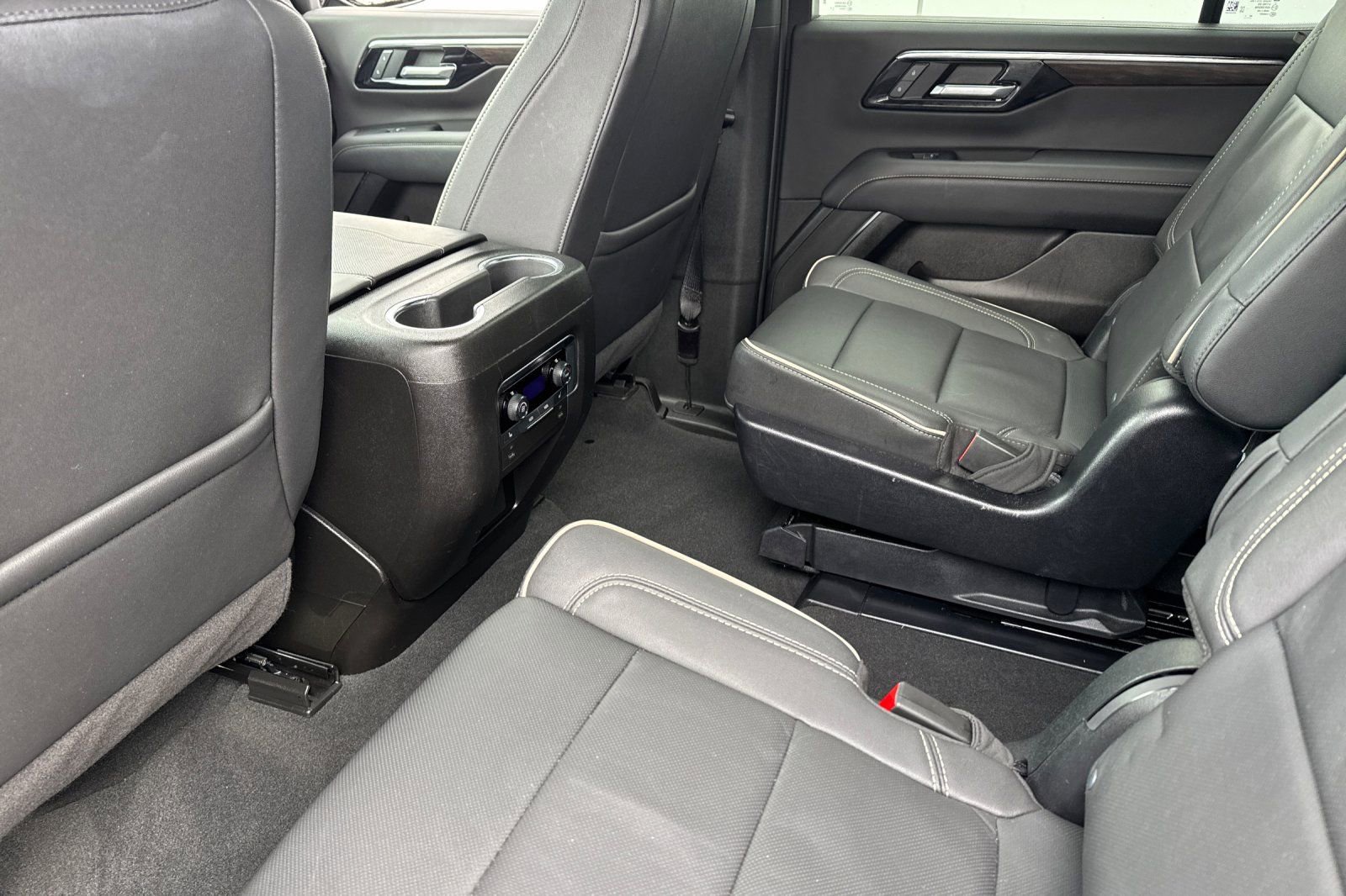 Used 2025 Chevrolet Tahoe Premier image 13