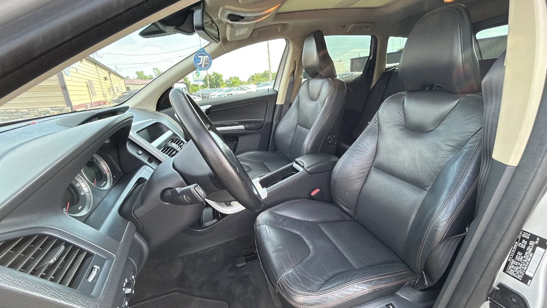 Used 2010 Volvo XC60 T6 AWD/4WD image 19