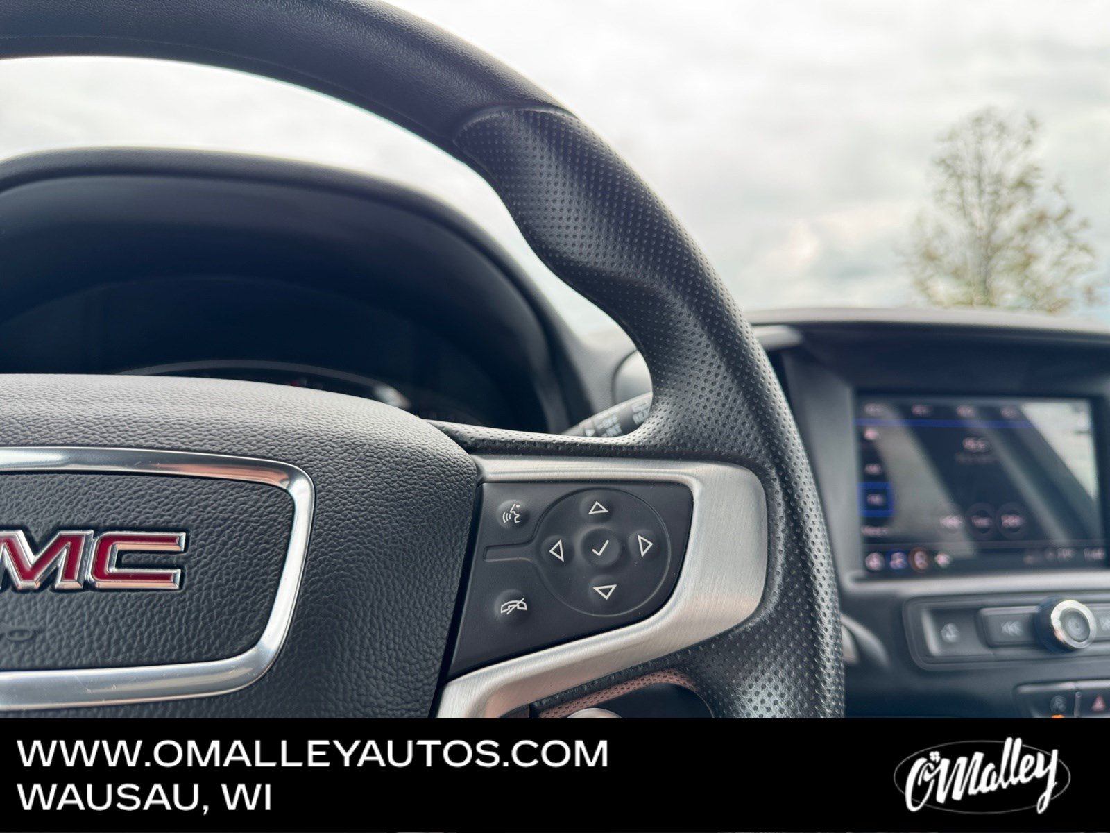 Used 2024 GMC Terrain SLE w/ Driver Convenience Package AWD/4WD image 17