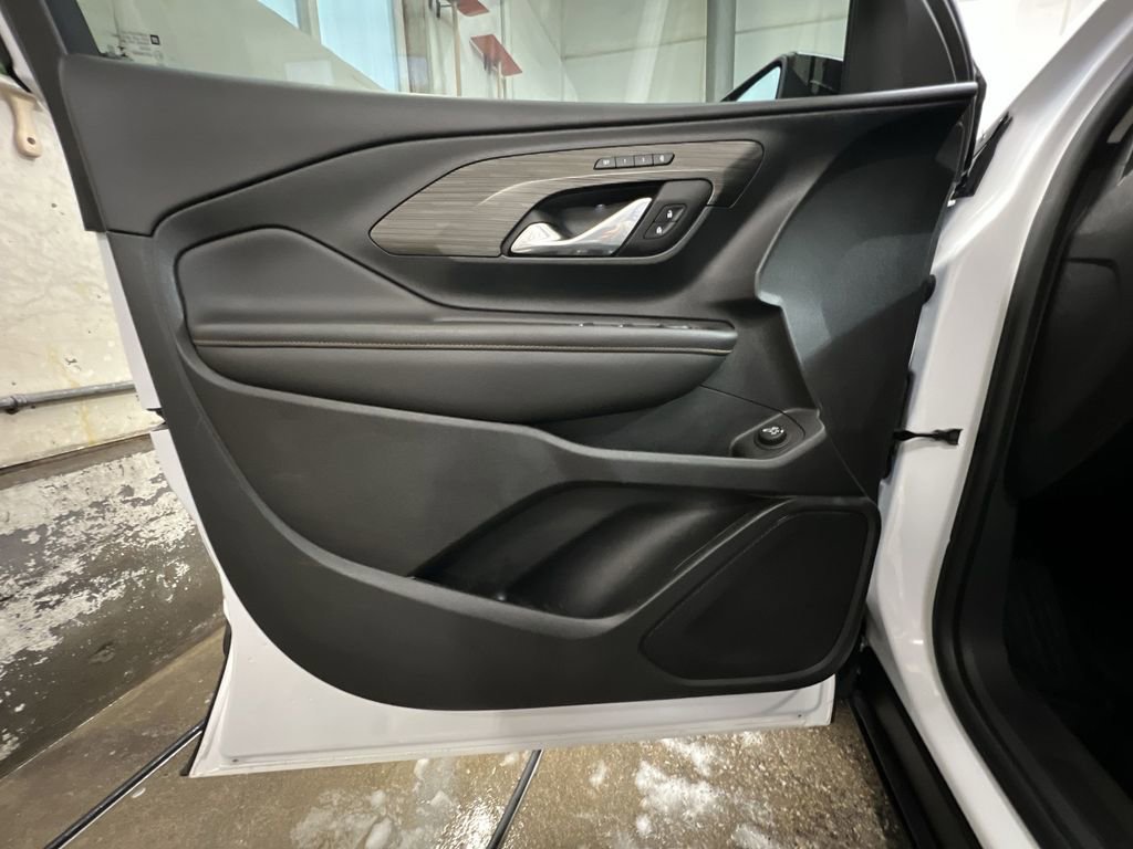 Used 2021 GMC Terrain SLT w/ Elevation Edition image 21