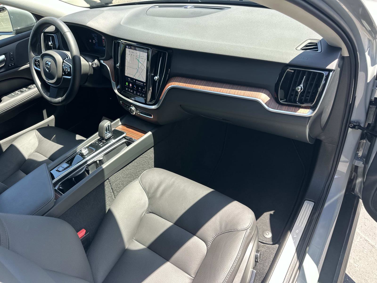 Used 2025 Volvo V60 B5 Cross Country Plus AWD/4WD image 26