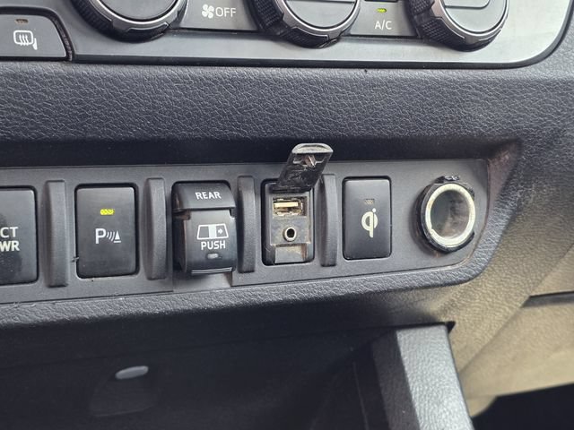 Used 2019 Toyota Tacoma TRD Sport AWD/4WD image 20