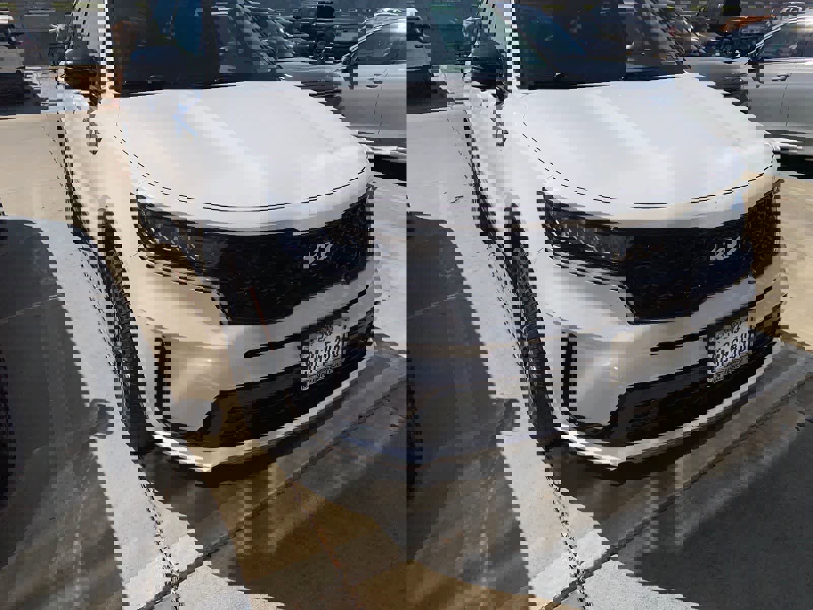 Used 2023 Kia Sorento S image 3