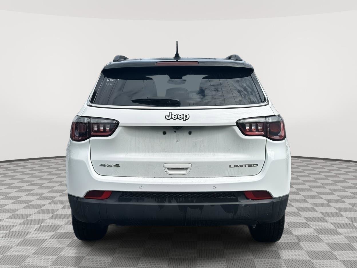 Used 2025 Jeep Compass Limited image 4