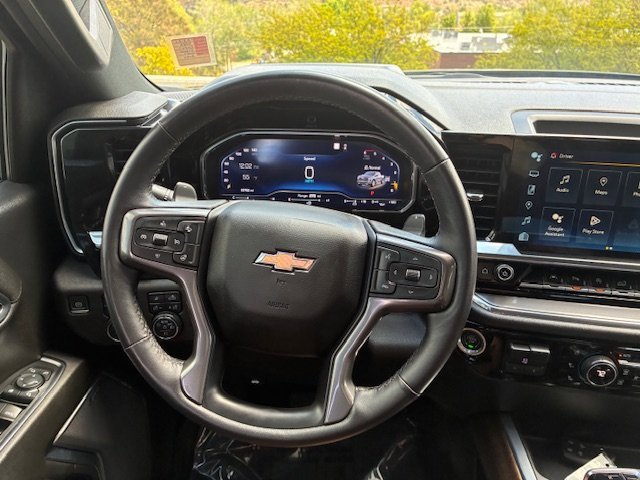 Used 2023 Chevrolet Silverado 1500 High Country w/ Technology Package image 14