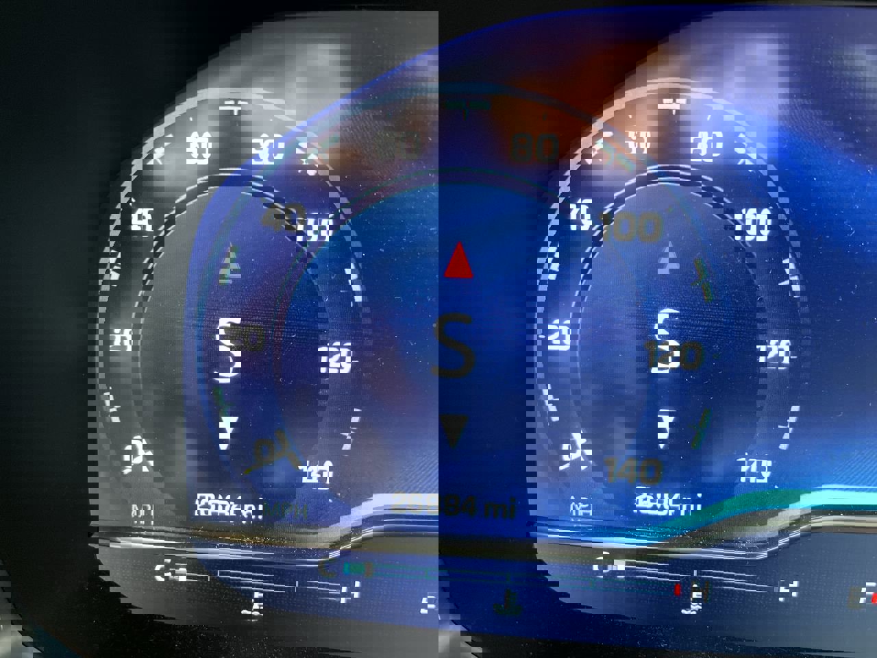 Used 2024 Chevrolet Suburban Z71 w/ Luxury Package image 12