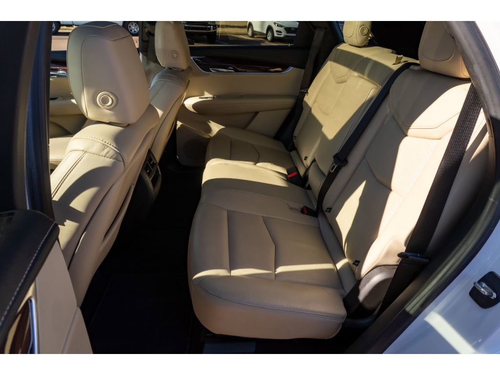 Used 2018 Cadillac XT5 Luxury w/ Driver Awareness Package image 14