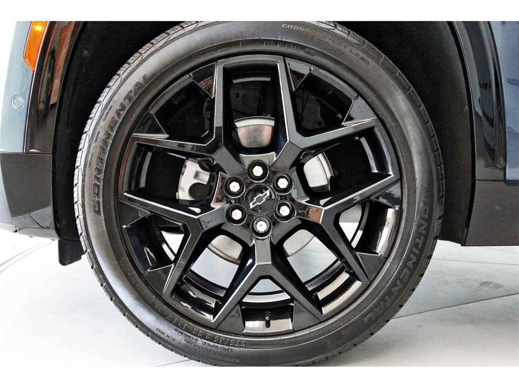 Used 2025 Chevrolet Traverse RS image 30