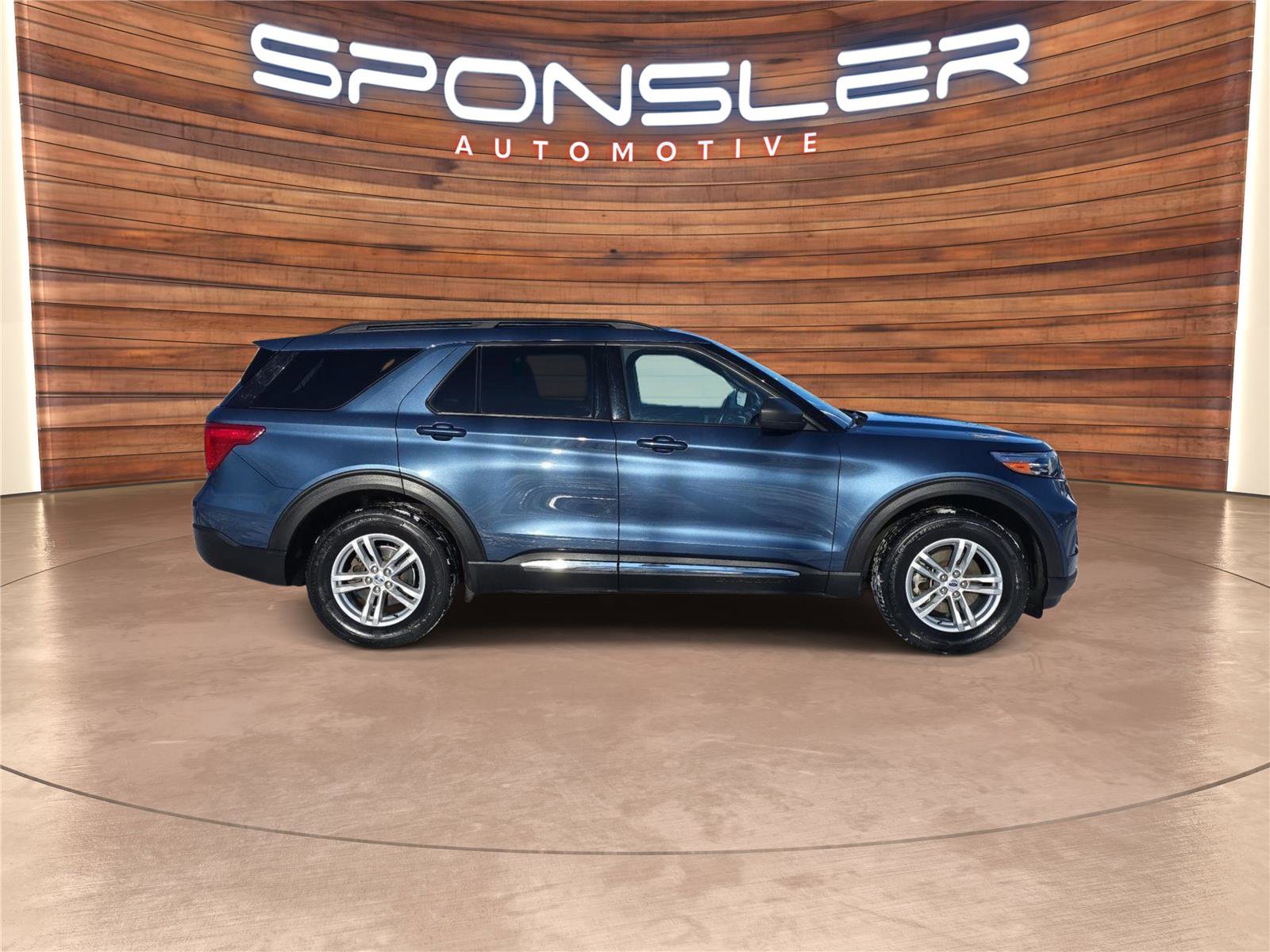 Used 2020 Ford Explorer XLT image 7