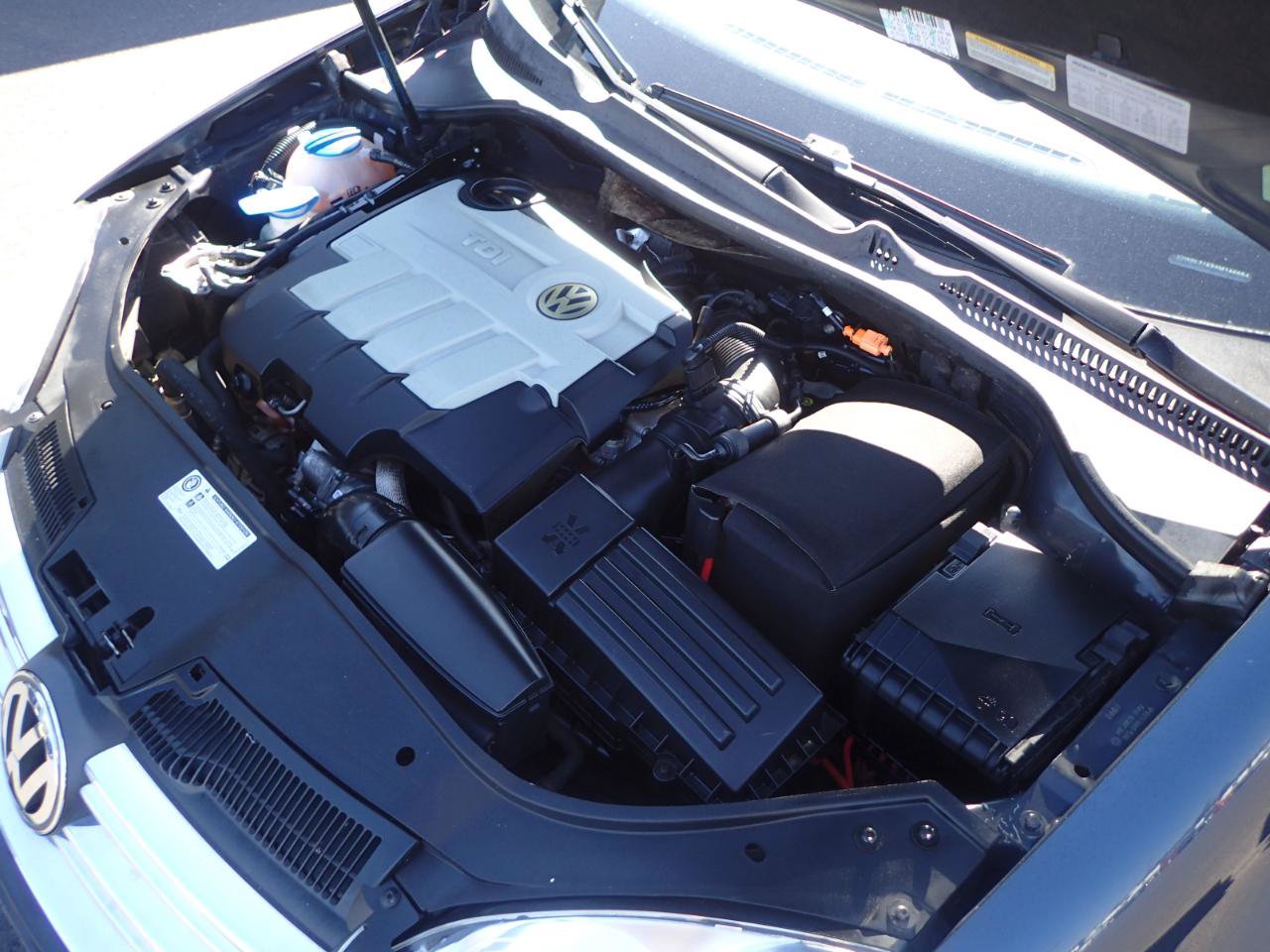 Used 2009 Volkswagen Jetta TDI FWD image 21
