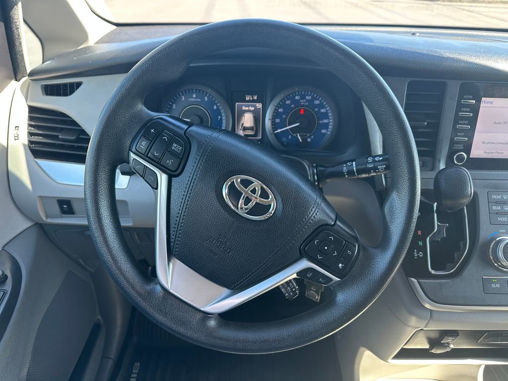 Used 2020 Toyota Sienna L FWD image 19