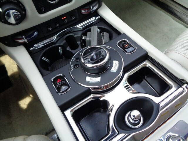 Used 2017 Rolls-Royce Ghost image 36