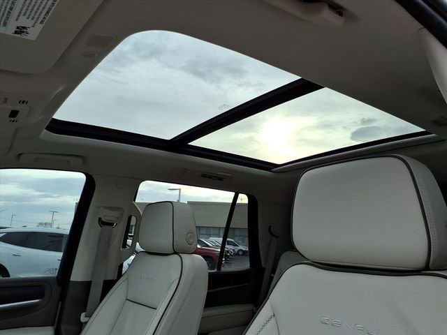 Used 2023 GMC Yukon Denali AWD/4WD image 15