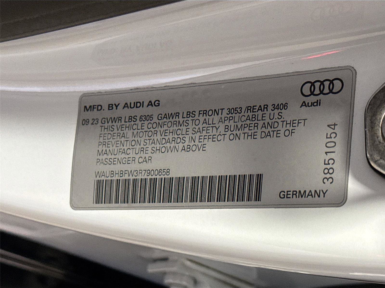 Used 2024 Audi RS e-tron GT w/ Carbon Performance Package AWD/4WD image 33