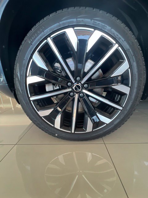 New 2026 Volvo XC90 T8 Plus w/ Protection Package AWD/4WD image 32