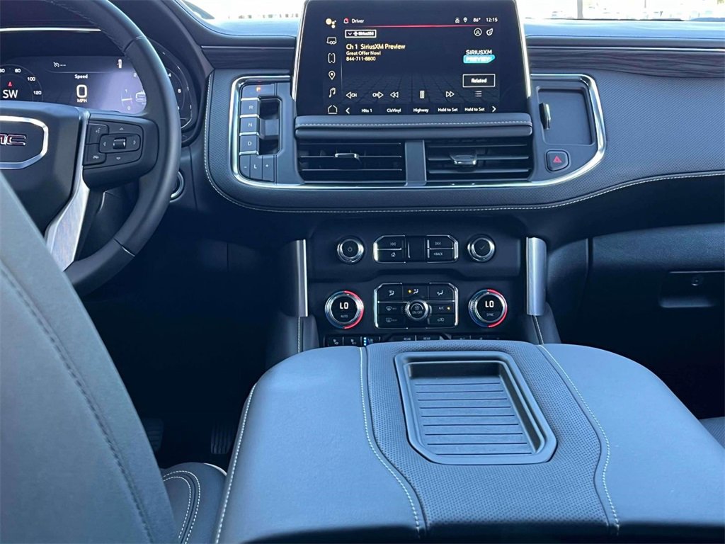 Used 2024 GMC Yukon XL SLT image 13