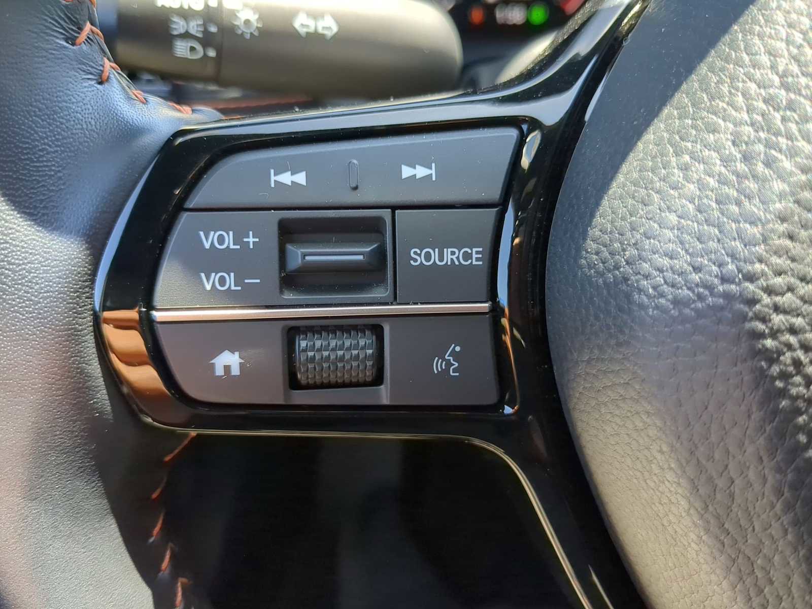 Used 2025 Honda HR-V Sport image 15