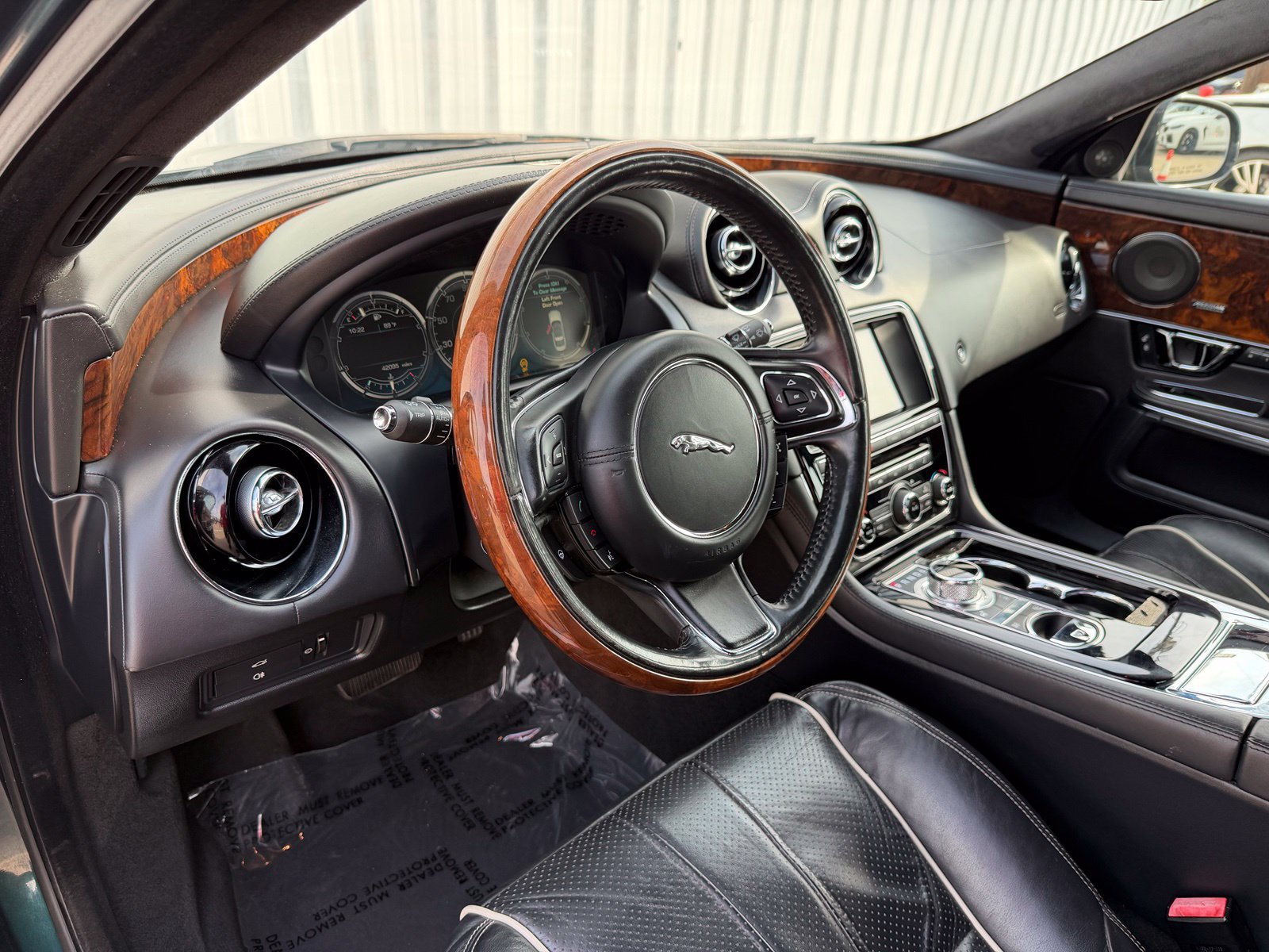 Used 2015 Jaguar XJ L Portfolio RWD image 25