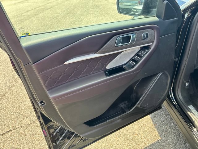Certified 2025 Ford Explorer Platinum w/ LUX Leather Package AWD/4WD image 69