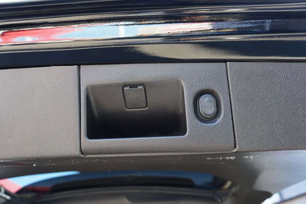 Used 2016 Chevrolet Suburban LTZ AWD/4WD image 15