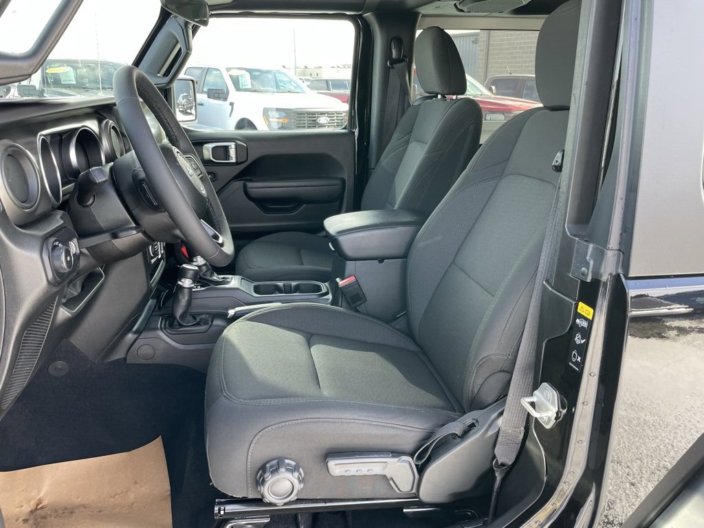 Used 2023 Jeep Wrangler Sport S image 7