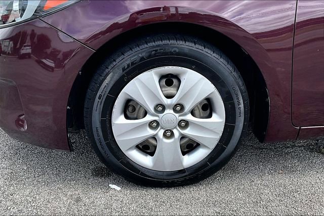 Used 2017 Kia Forte LX FWD image 23