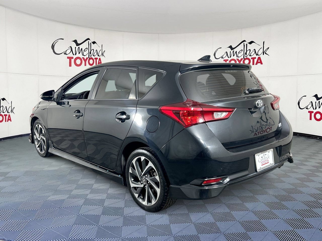 Used 2017 Toyota Corolla iM FWD image 6