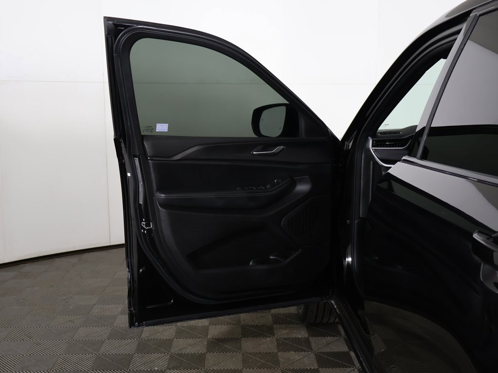 Used 2024 Jeep Grand Cherokee L Altitude image 22