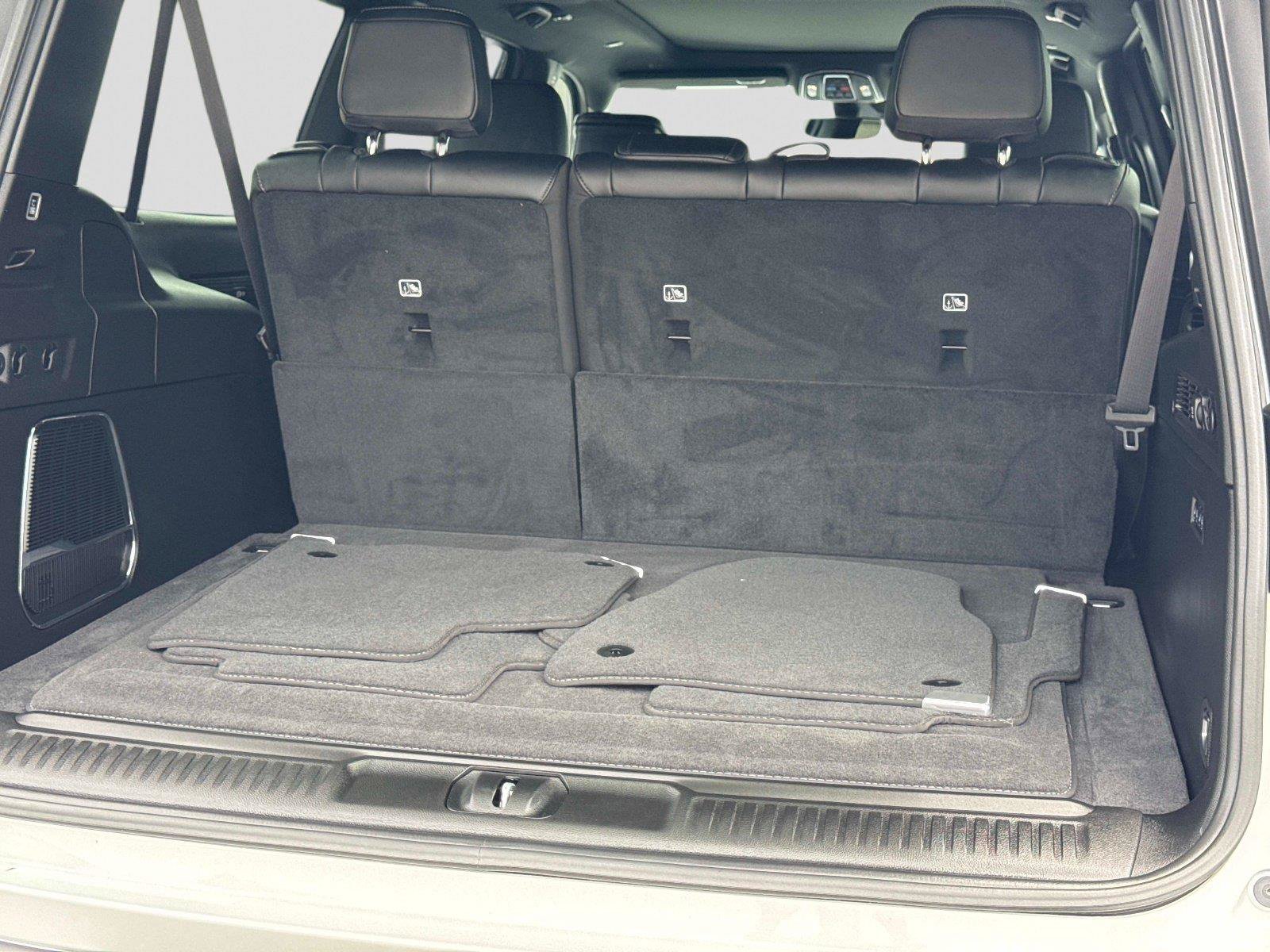 New 2026 Jeep Grand Wagoneer L Limited AWD/4WD image 11