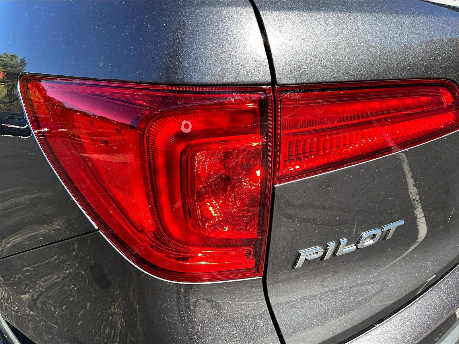 Used 2018 Honda Pilot Touring image 22