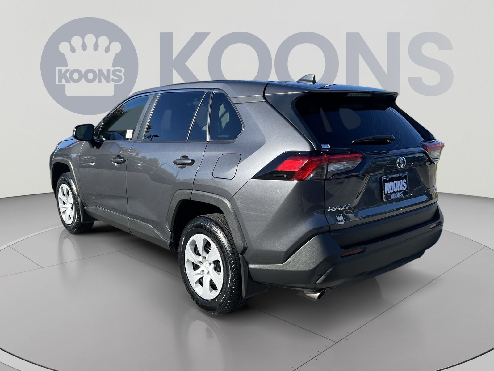 Used 2024 Toyota RAV4 LE AWD/4WD image 4