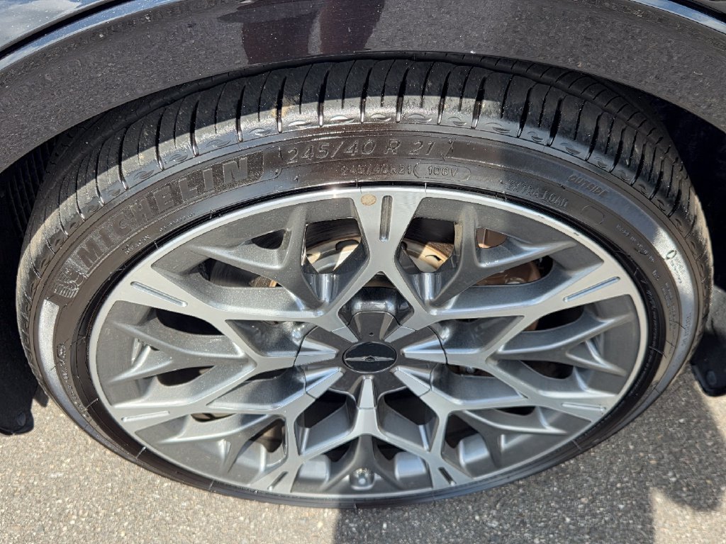 Used 2025 Genesis G90 3.5T AWD/4WD image 11