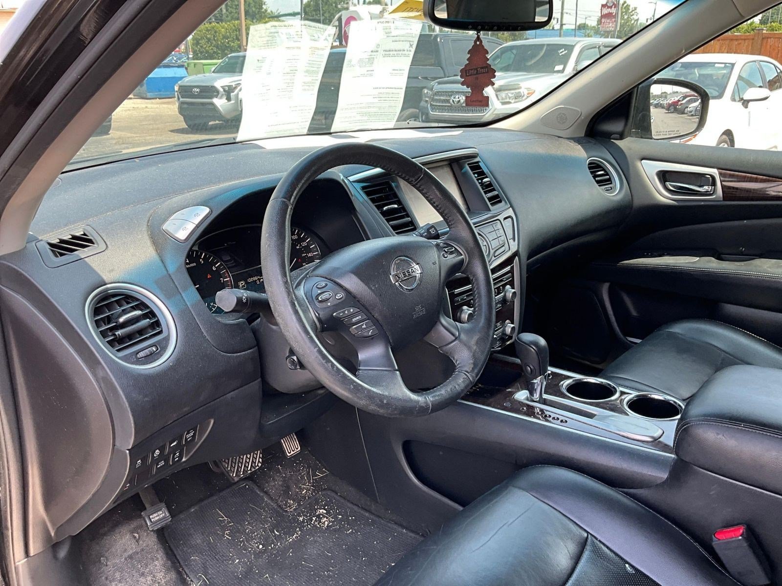 Used 2015 Nissan Pathfinder Platinum FWD image 16