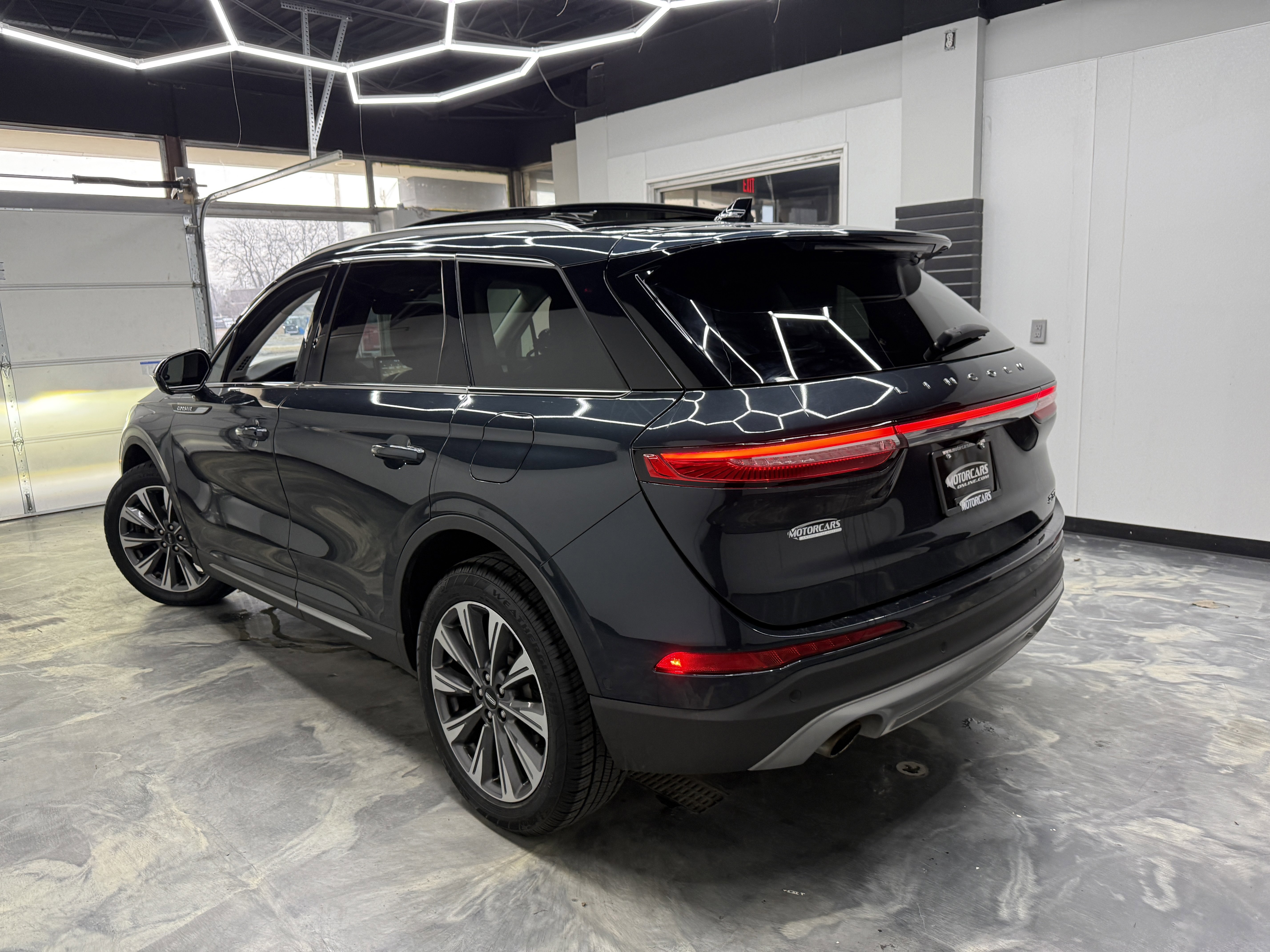 Used 2020 Lincoln Corsair Reserve w/ Equipment Group 202A image 3