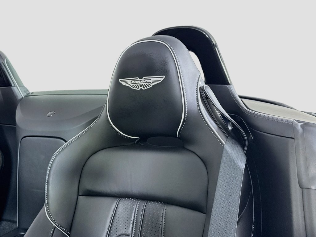 Used 2026 Aston Martin V8 Vantage Convertible RWD image 19