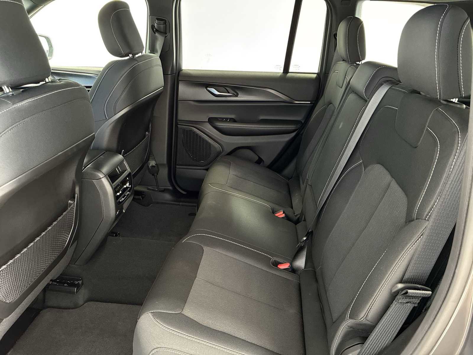 New 2025 Jeep Grand Cherokee Laredo X image 24