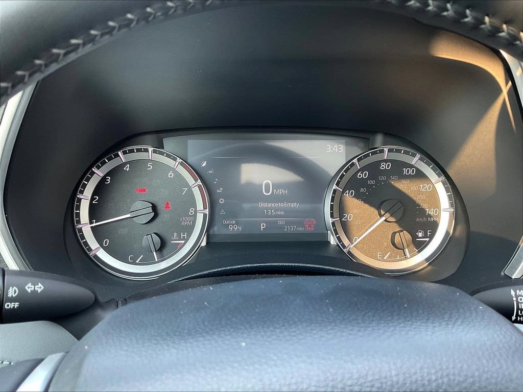 Used 2025 Toyota Highlander XLE FWD image 15