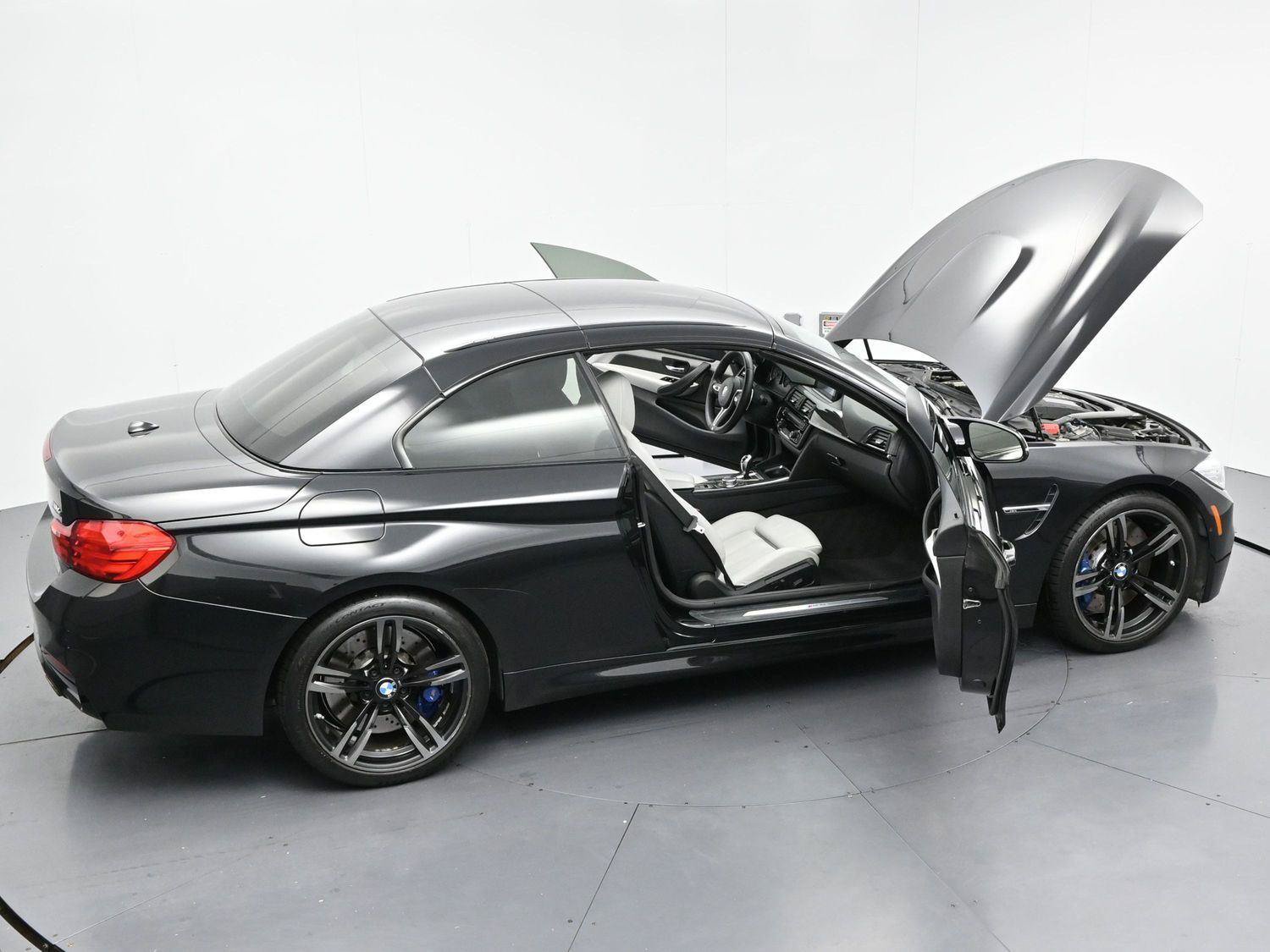 Used 2015 BMW M4 Convertible RWD image 39