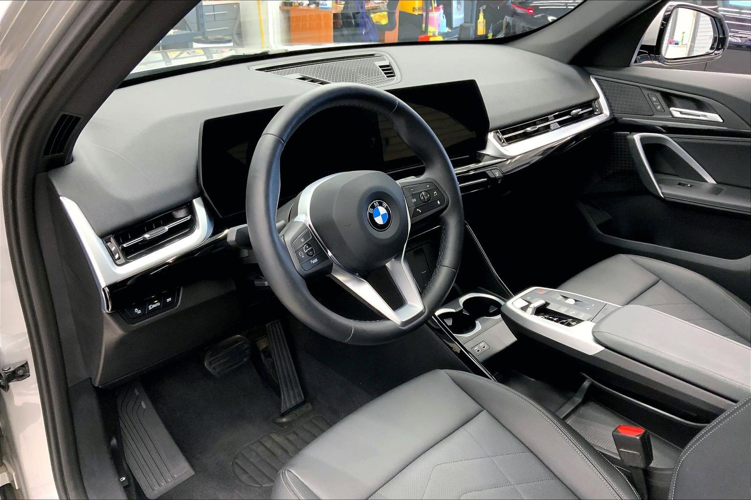 Certified 2023 BMW X1 xDrive28i w/ Convenience Package AWD/4WD image 3