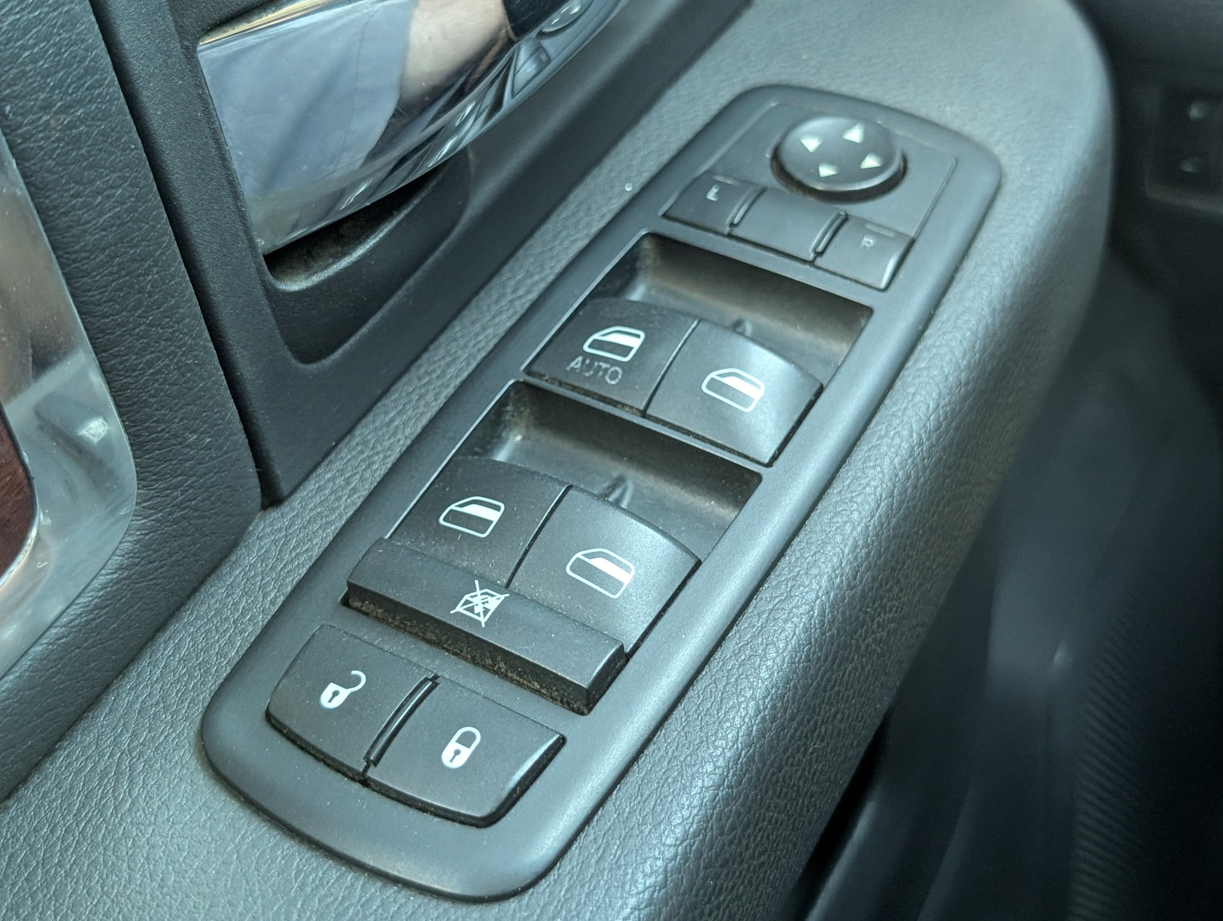 Used 2012 RAM 2500 Laramie w/ Protection Group image 23