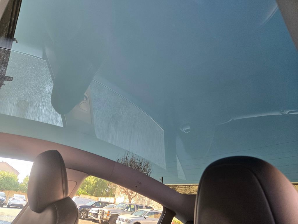 Used 2025 Tesla Model Y Long Range image 16