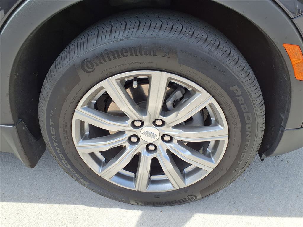 Used 2023 Cadillac XT4 Premium Luxury w/ Cold Weather Package FWD image 7