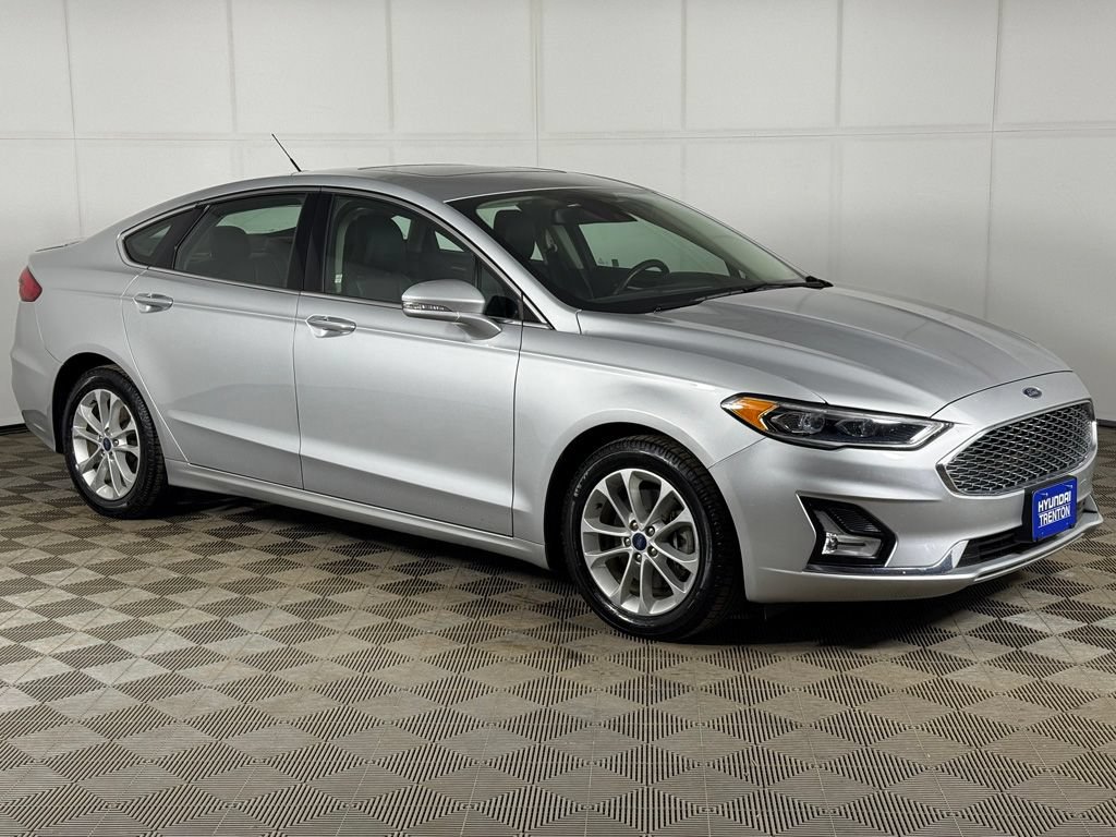 Used 2019 Ford Fusion Energi Titanium FWD image 46