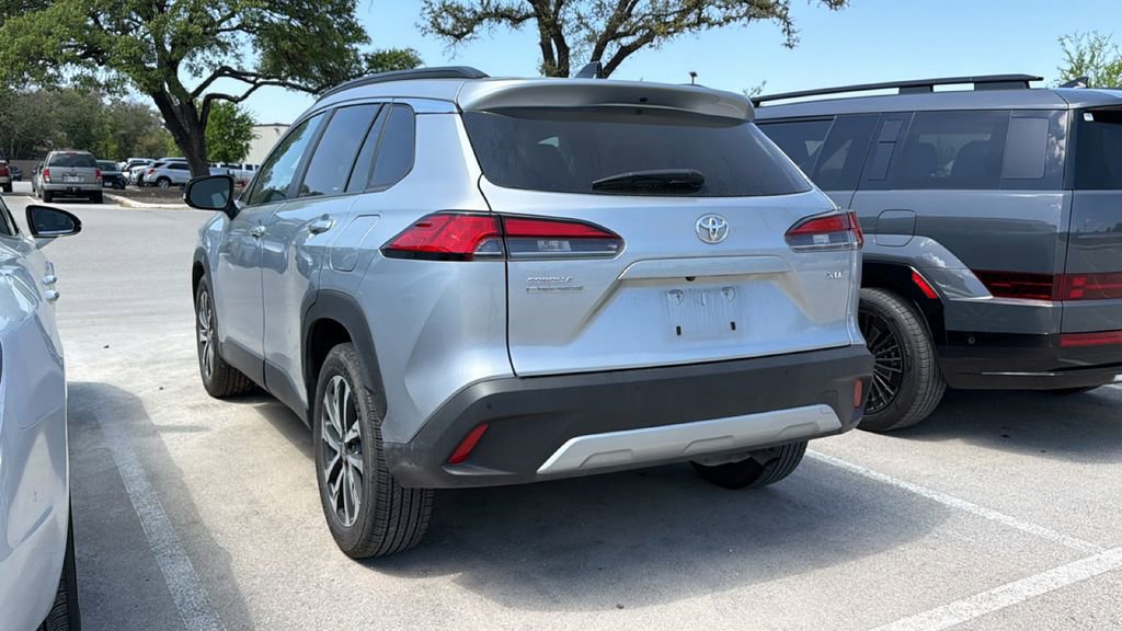 Certified 2025 Toyota Corolla Cross XLE image 7